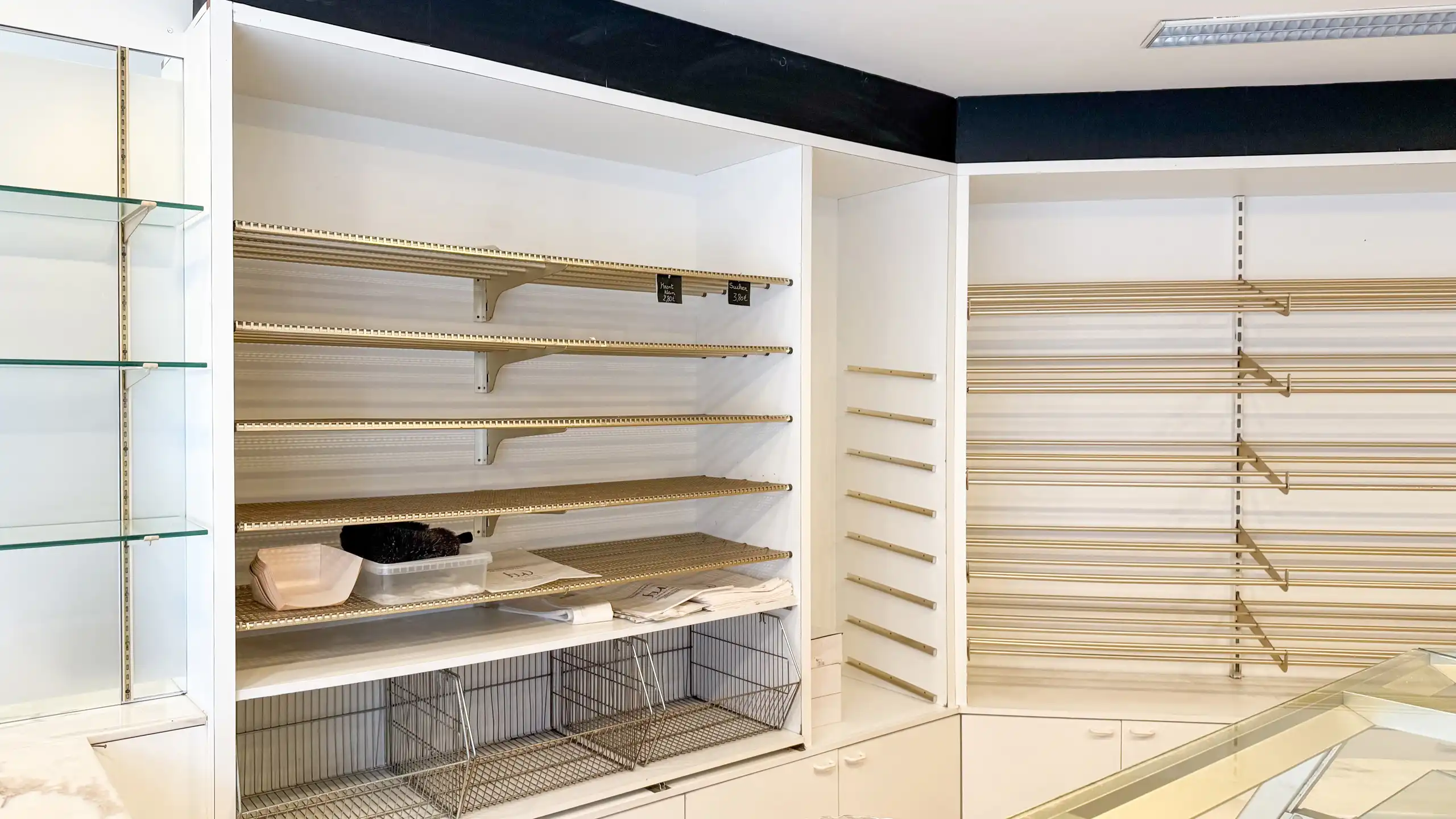 Handelspand met ingerichte bakkerij & appartement Wellen foto 8