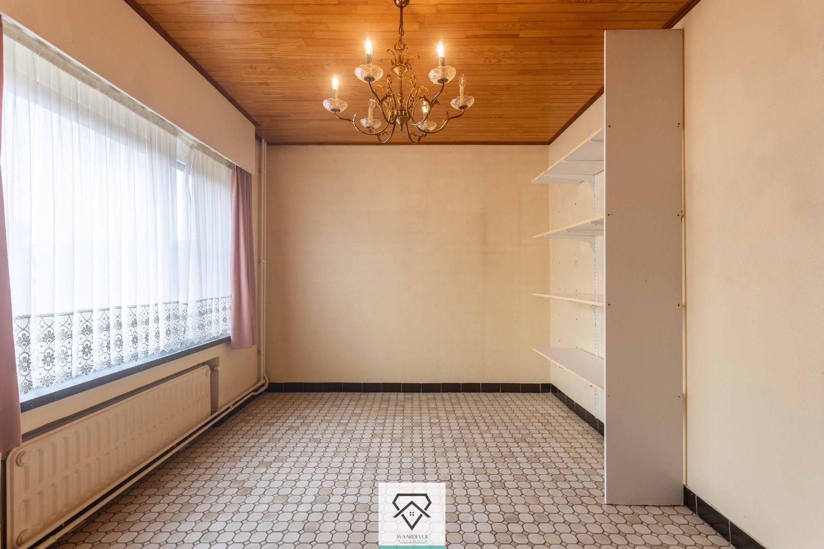 Stevige bungalow met 3 slaapkamers, tuin rondom en garage – centraal in Evergem foto 19