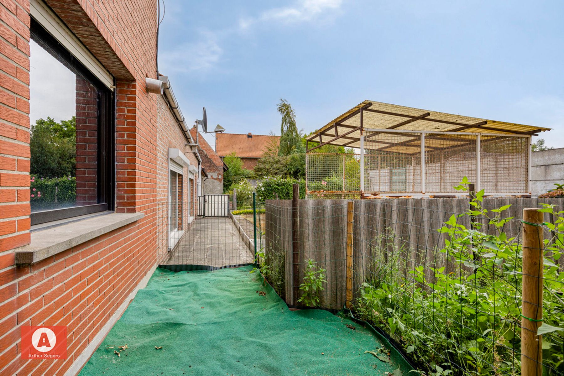 Te renoveren starters-woning of project  foto 23