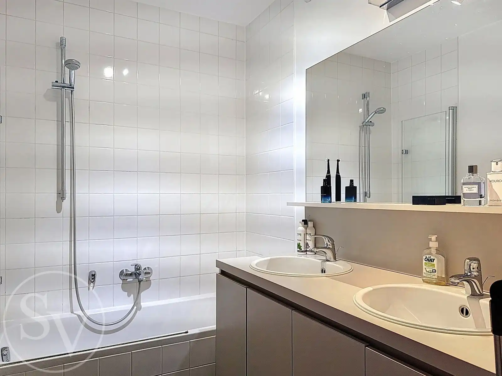 Appartement op TOP locatie, 2 slpk, terras en parking. foto 7