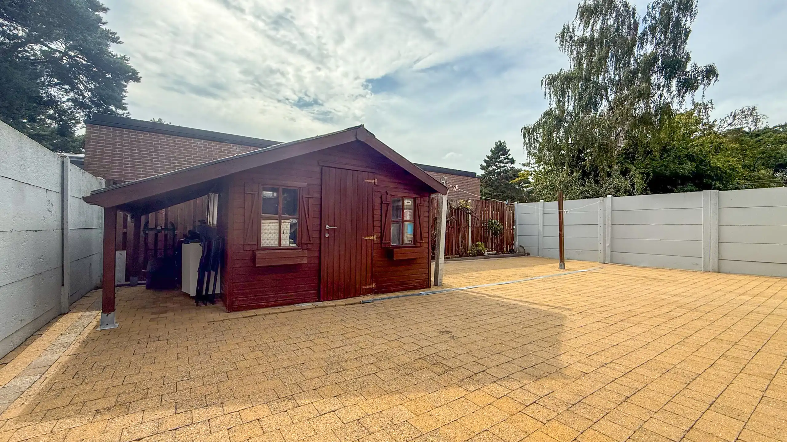 Ruime gezinswoning met 3 slaapkamers en fraaie veranda! foto 37