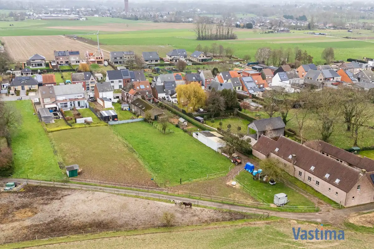 Woning met loods en grote tuin foto 31