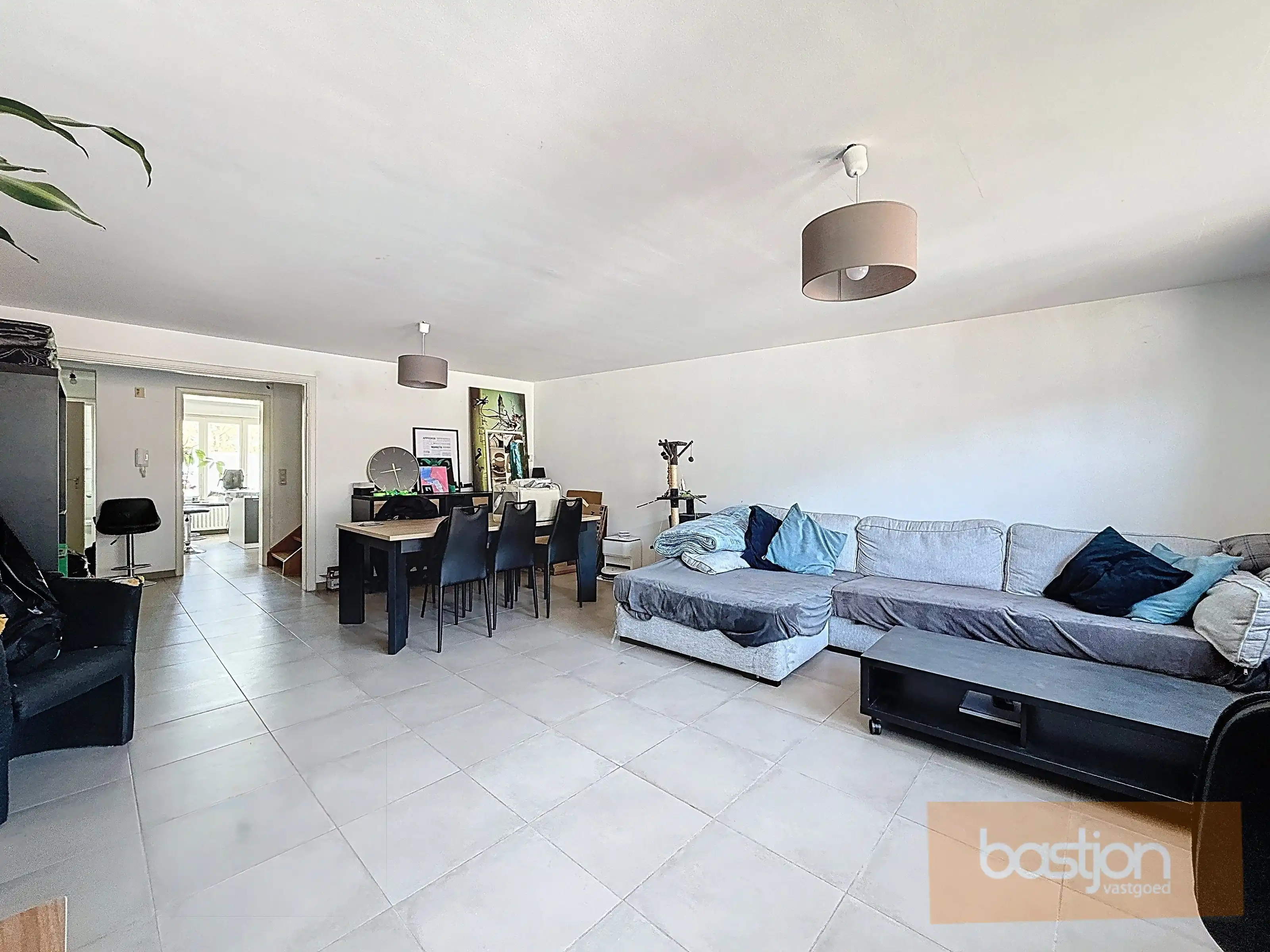 Duplex appartement met garage. foto 3