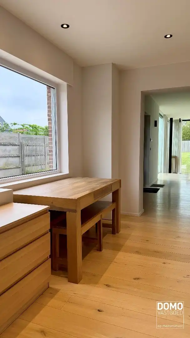 Instapklare moderne gezinswoning met zuidgerichte tuin en knappe afwerking in Hasselt foto 4