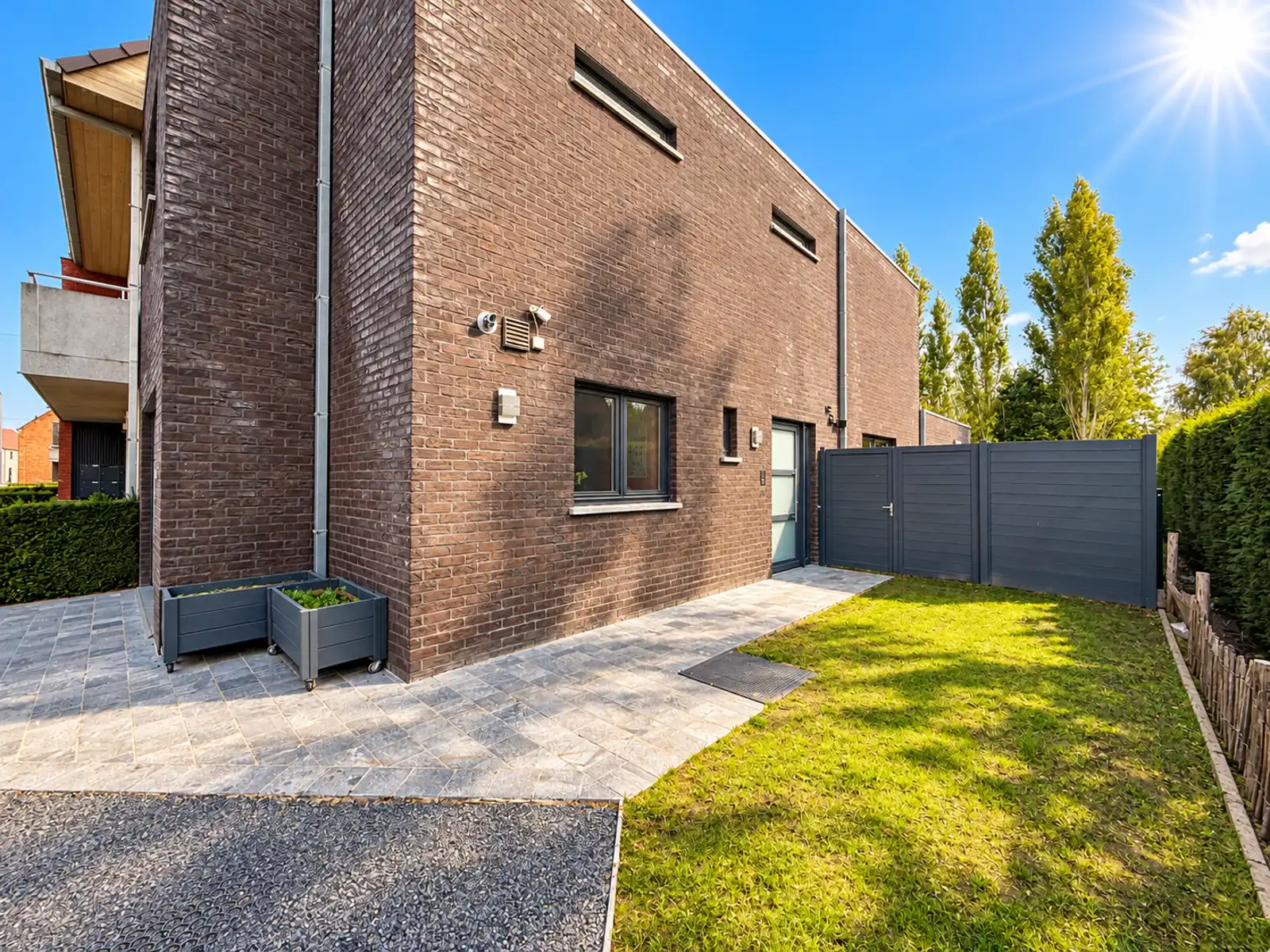 Instapklare woning (half open) met 3 slaapkamers en tuin foto 21