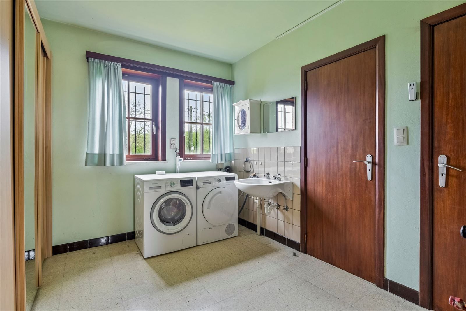 Ruime villa te koop in oase van rust foto 14