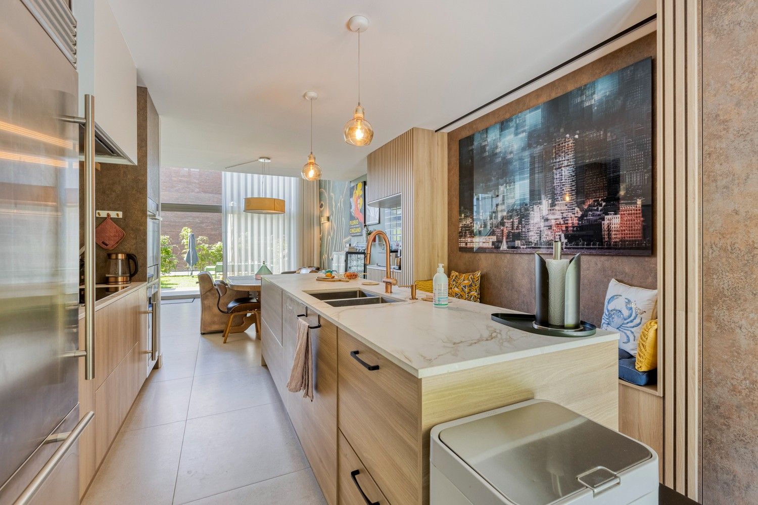 Schitterende, lichtovergoten woning in het gegeerde Oud-Rekem, Lanaken. foto 5