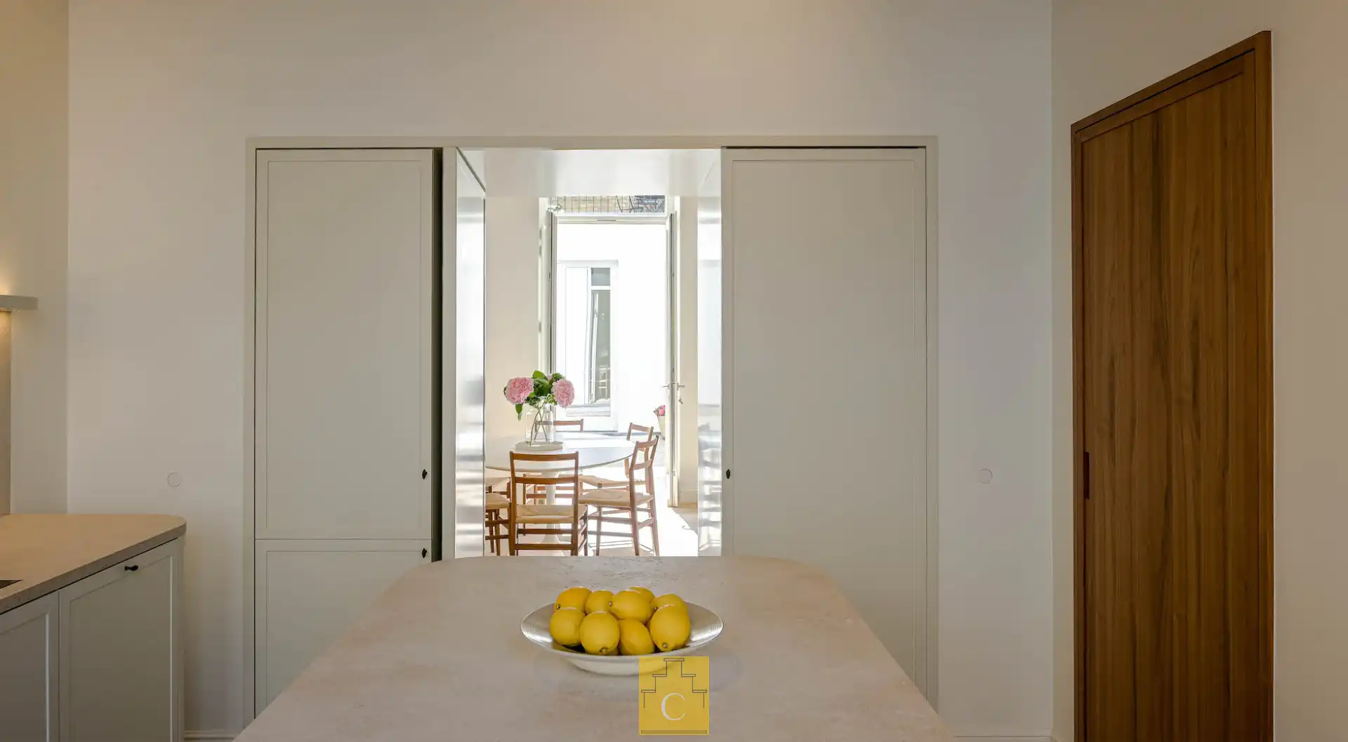 pas gerenoveerd diephuis op iconisch stadsplein, een meesterwerk van historiek en hedendaagse luxe foto 11