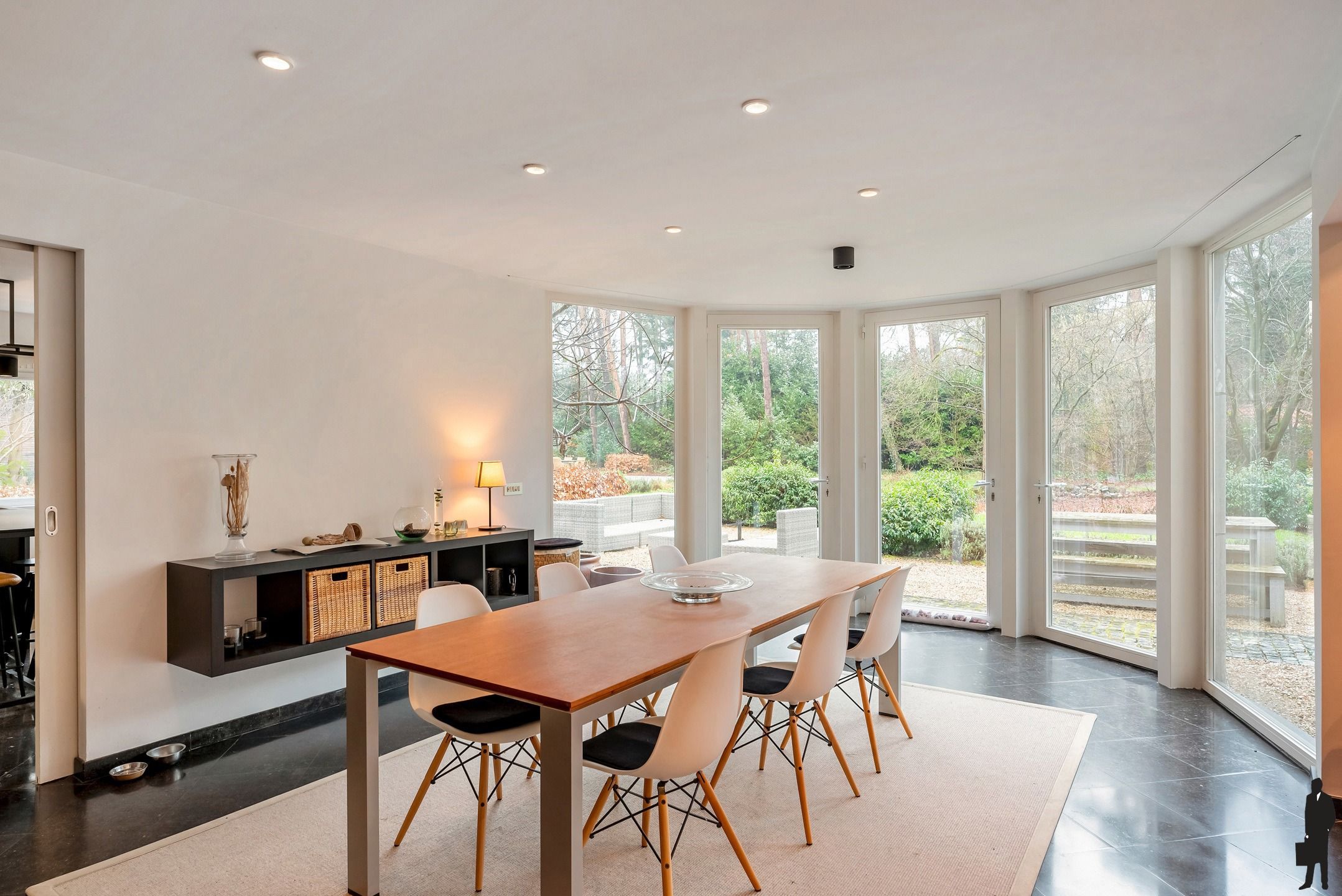 Woning met zwembad op zuidgericht perceel van ca. 2145 m² foto 9