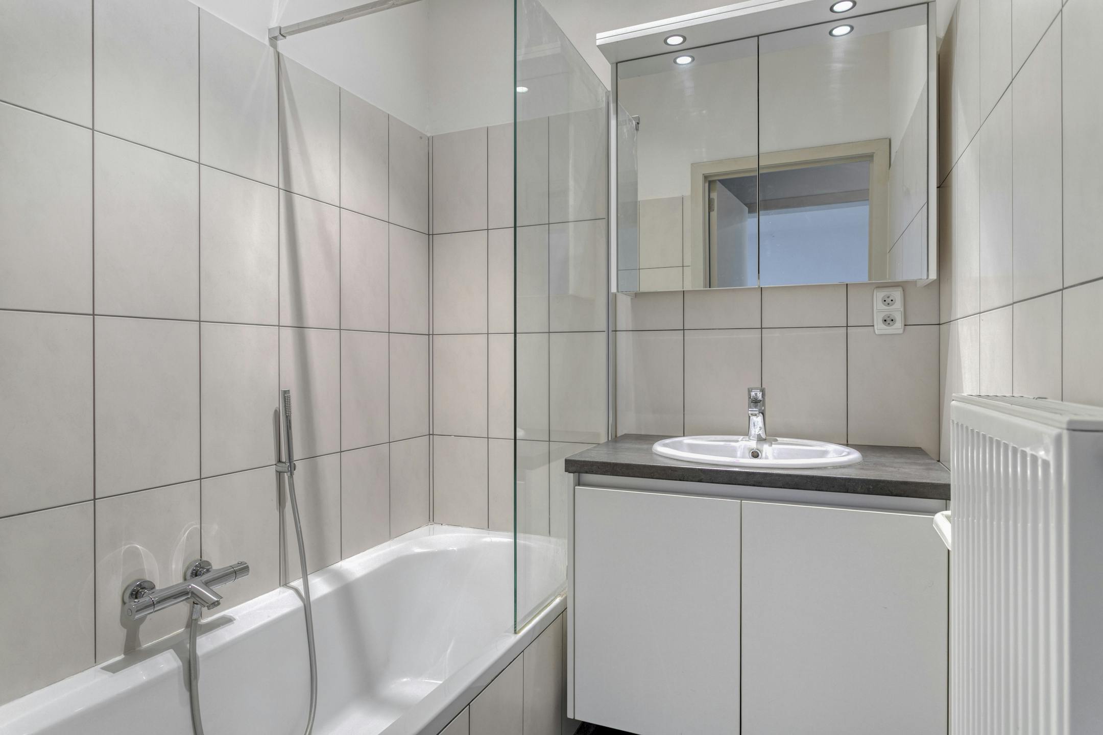 Energiezuinig appartement te koop in hartje Kortrijk! foto 9