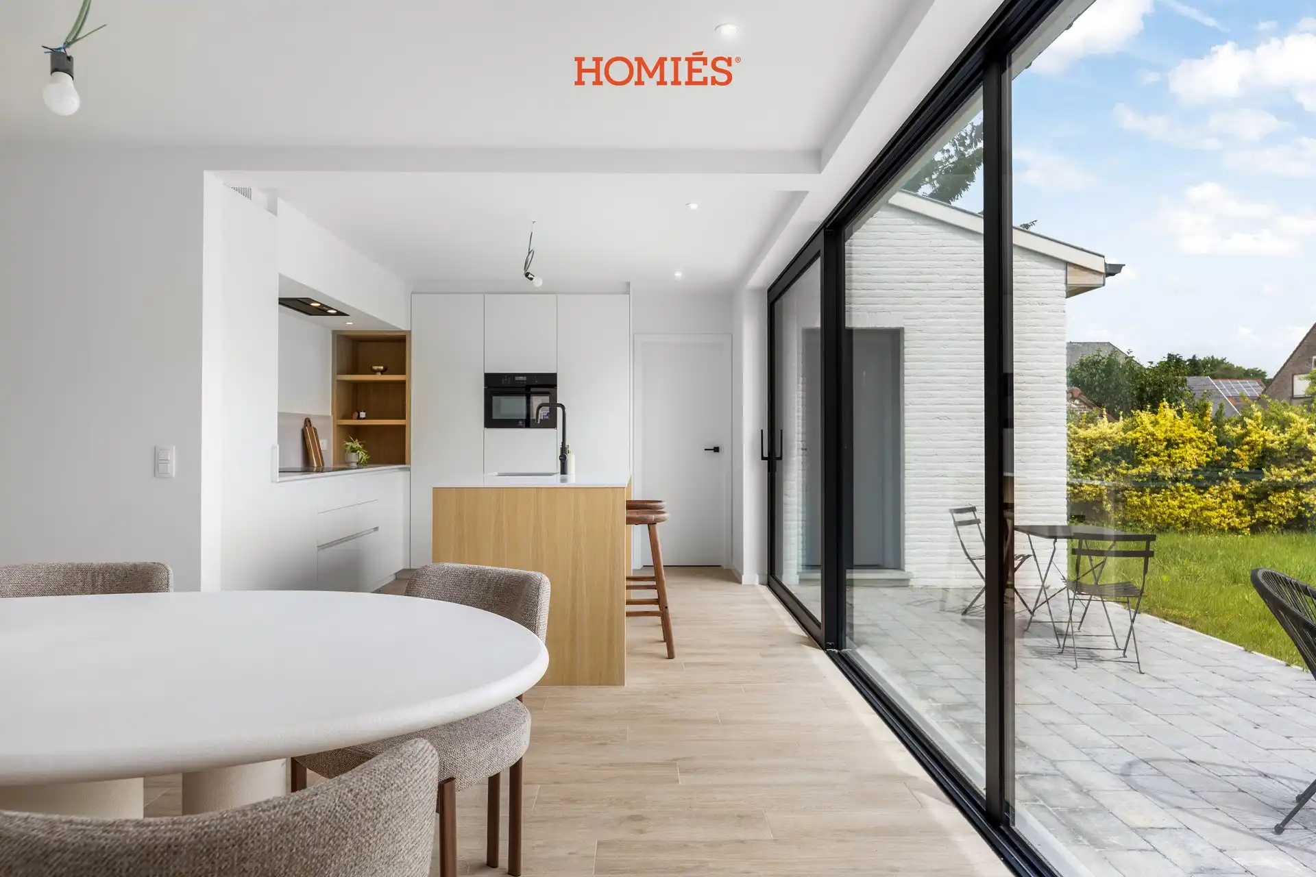 Volledig gerenoveerde woning met 4 slaapkamers foto 5