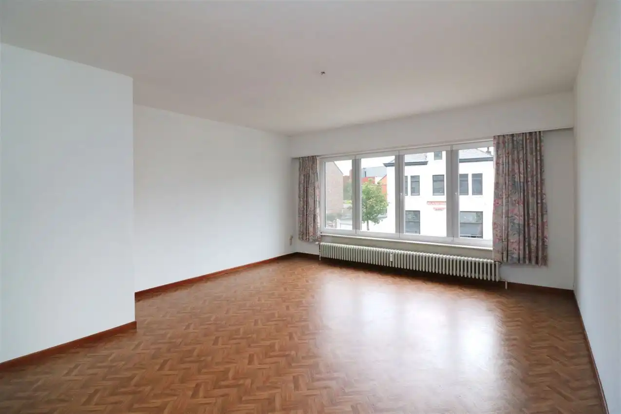 Opbrengsteigendom (handel & 4 app) op toplocatie foto 67