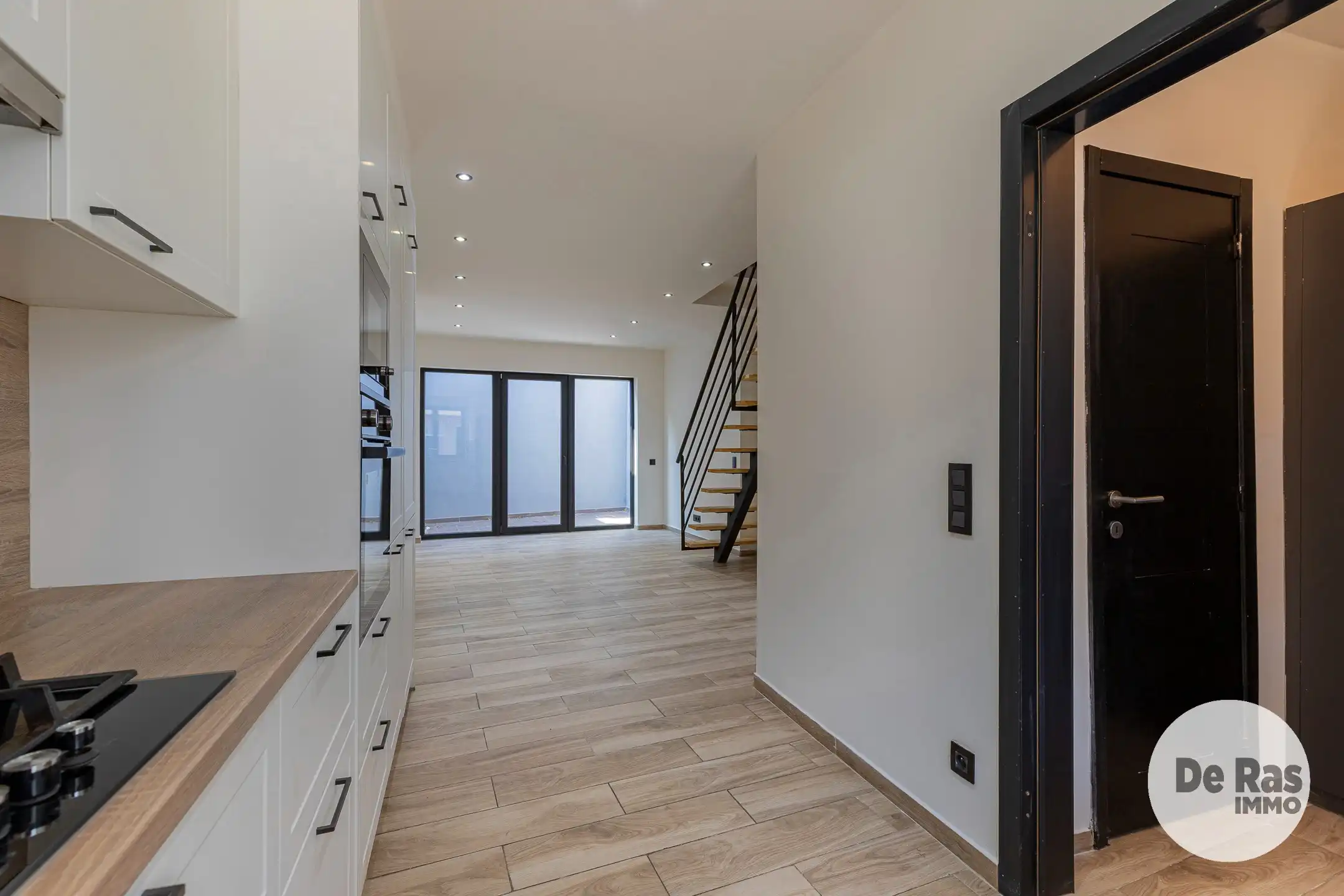 GENT - Instapklare woning met 4 slaapkamers en terras foto 3