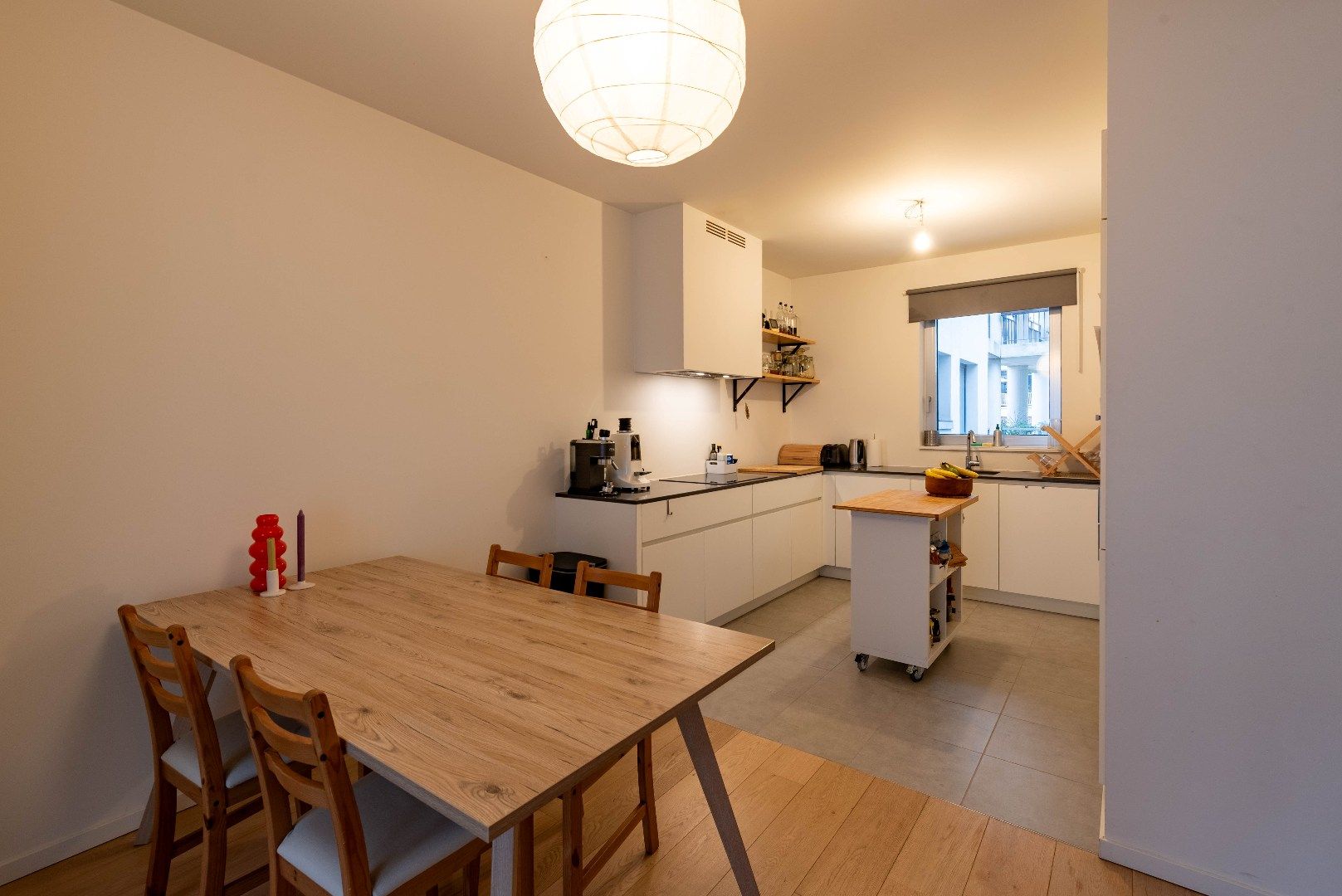 Luxueus afgewerkt nieuwbouwappartement met 2 slk en terras foto 3