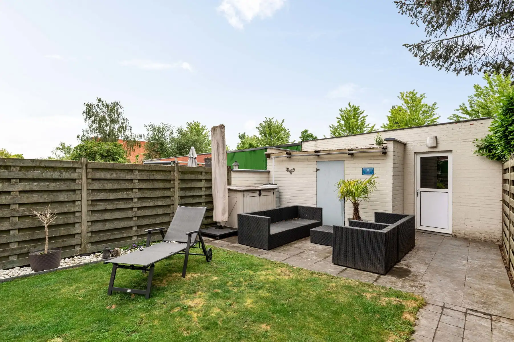 Gelijkvloers wonen met twee achterliggende garageboxen + oprit foto 23