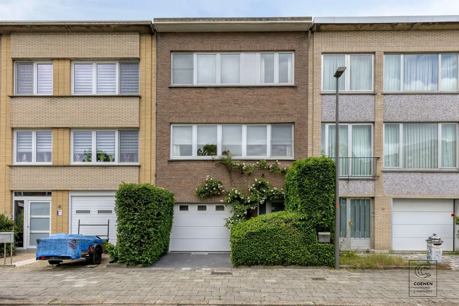 Instapklare bel-étage van 180 m² met 3 slpk's te Ekeren! foto {{pictureIndex}}