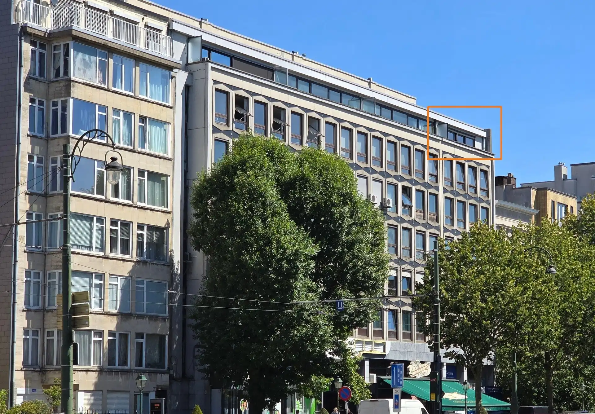Instapklare kantoorruimte van 241 m²  in Brussel. foto 26