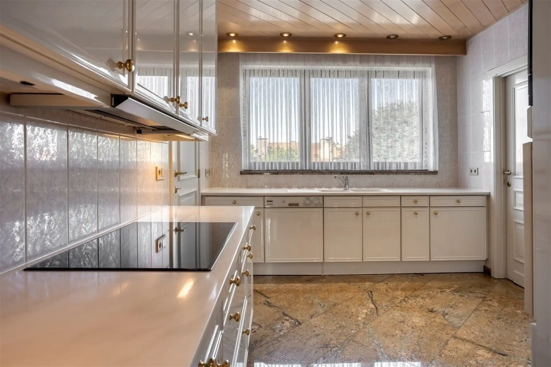 Prachtig penthouse in authentieke stijl, met prachtige afwerkingen. foto 7