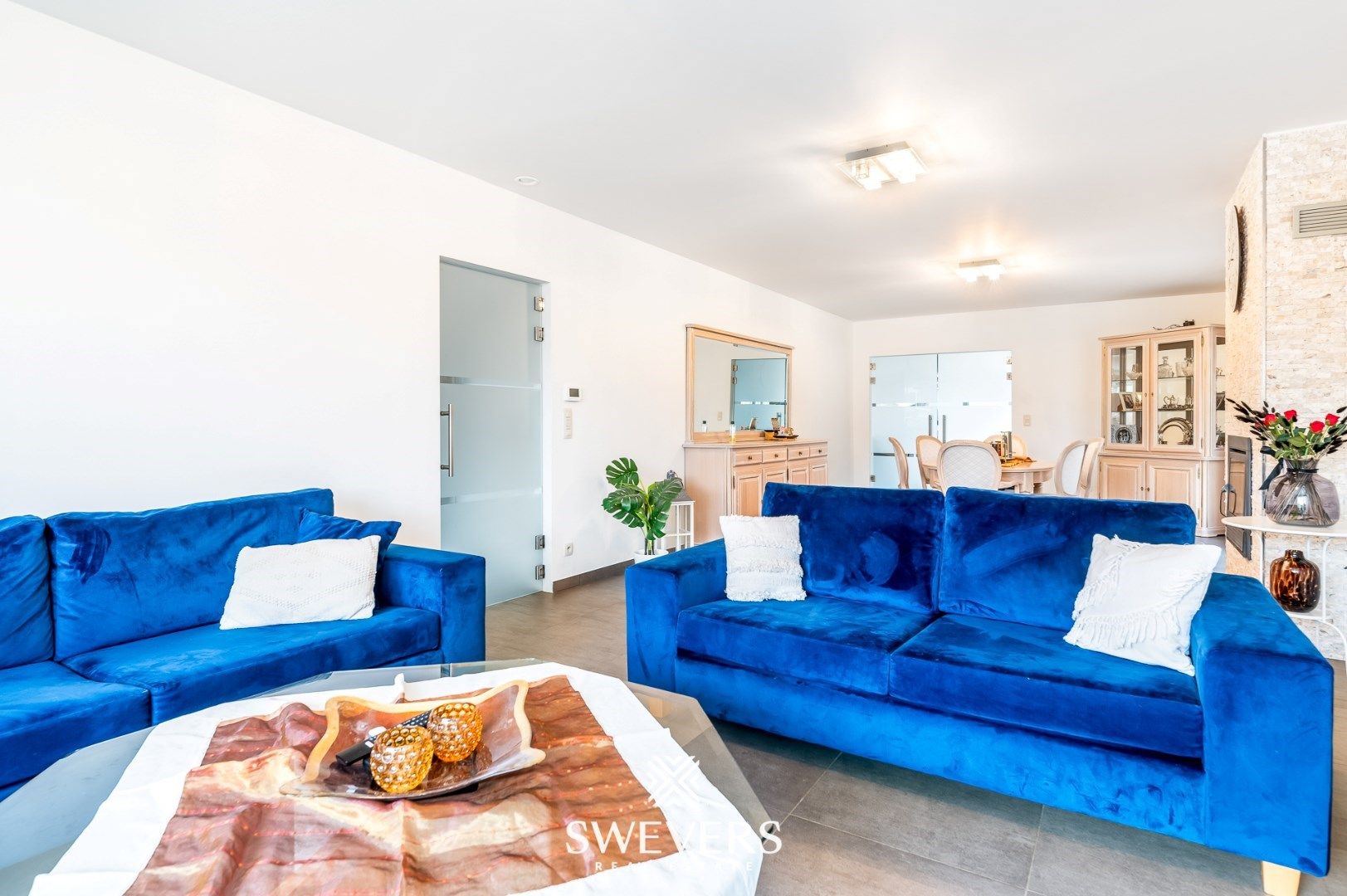 Zeer ruime, instapklare woning met 5 slaapkamers en 3 badkamers in Heusden-Zolder foto 2