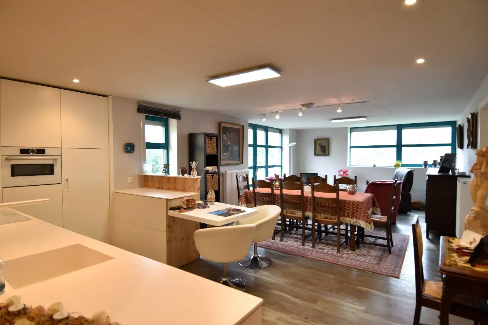 Uitzonderlijk vastgoed te koop op een zeer royaal perceel (2103 m²) in Gullegem foto 16