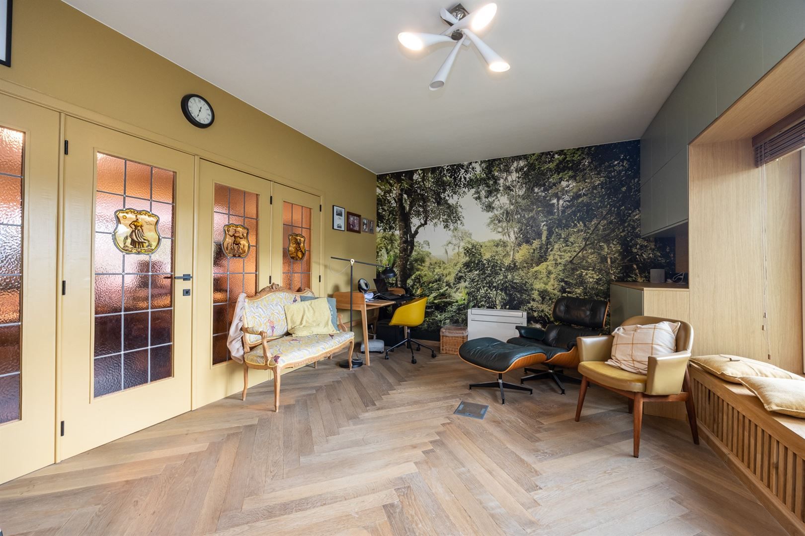 Een luxueus ingerichte woning met 7 slaapkamers en zwembad. foto 7