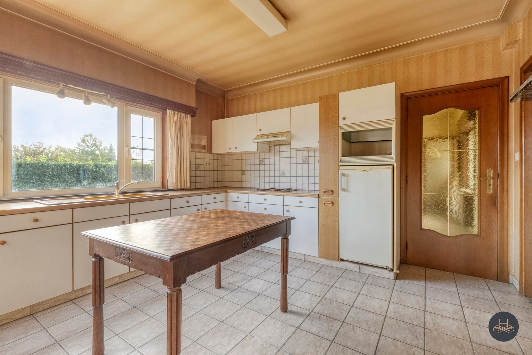 Renovatiewoning met grote garage foto 12