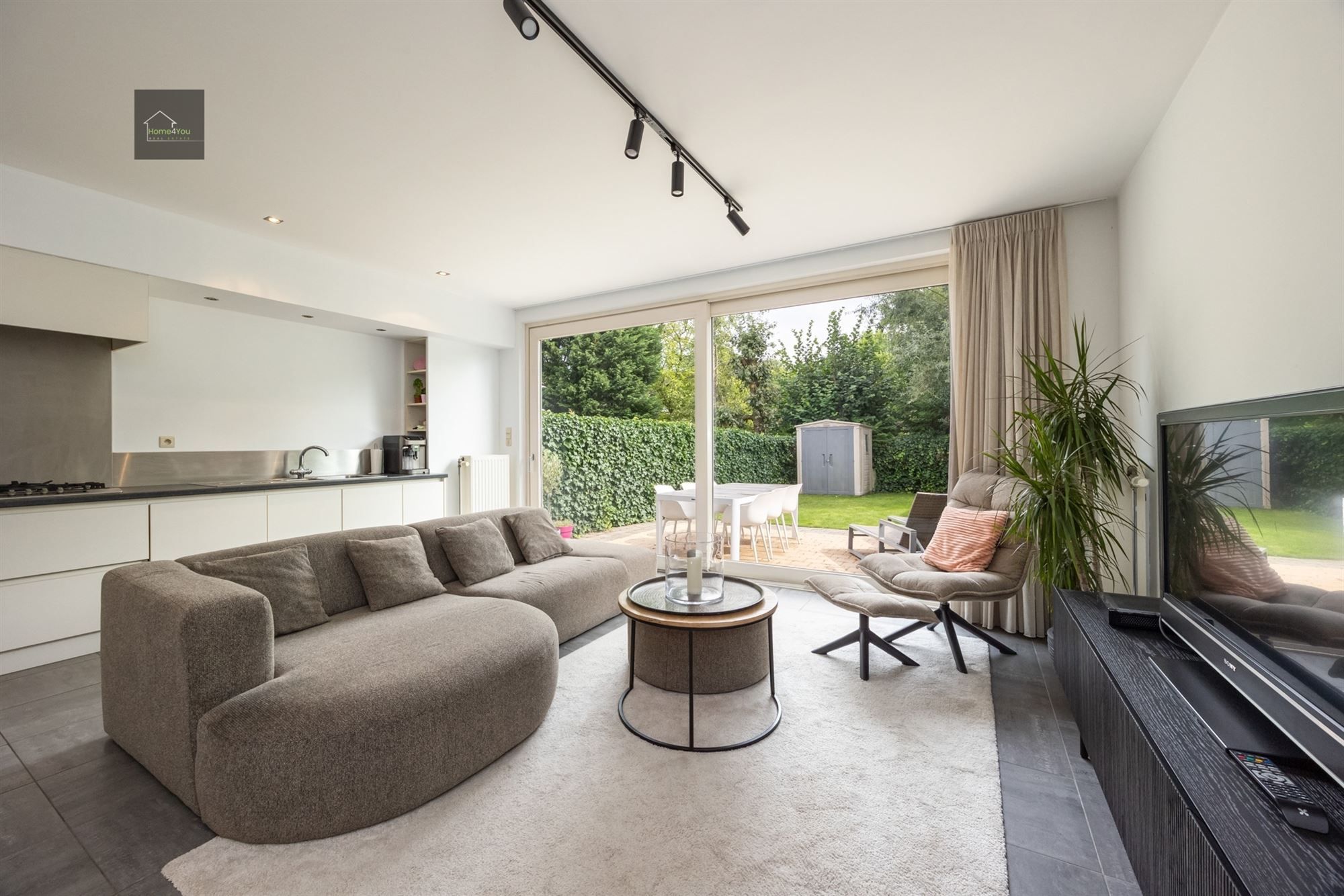Instapklare gezinswoning met 4 slaapkamers en zuid tuin foto 5