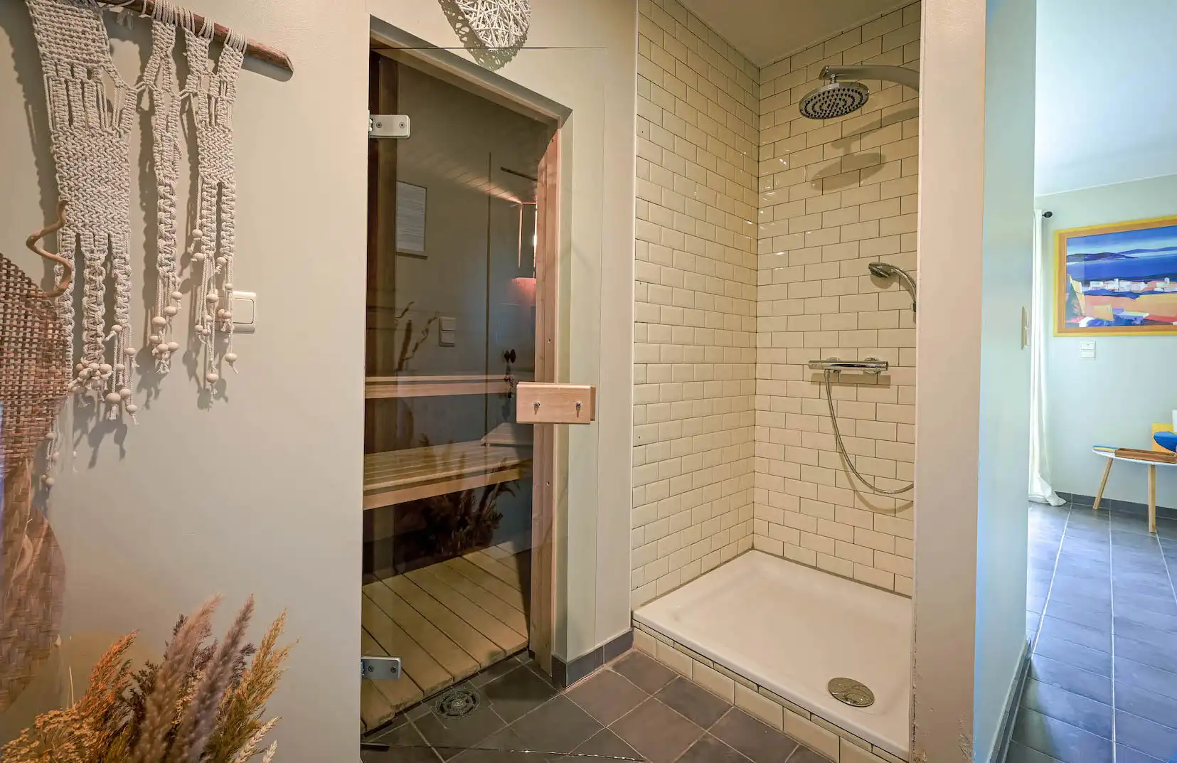 Idyllisch gelegen landgoed, voormalige hoeve, met karakterwoning, vakantieverblijf/boutique B & B met 6 vergunde kamers, parking en weide op circa 1 ha foto 12