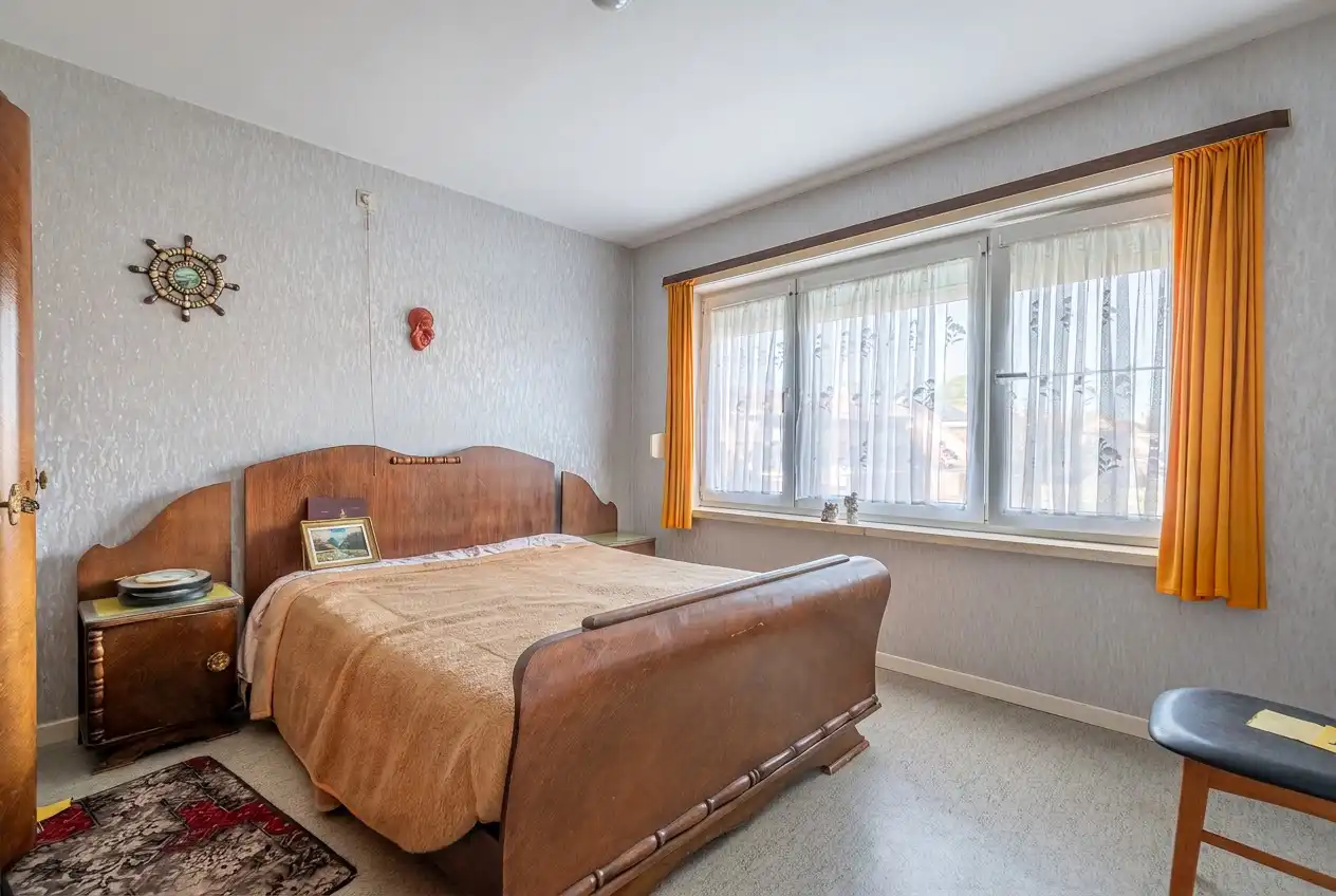 Goed gelegen woning in Lombardsijde met uitgebreide mogelijkheden. foto 8