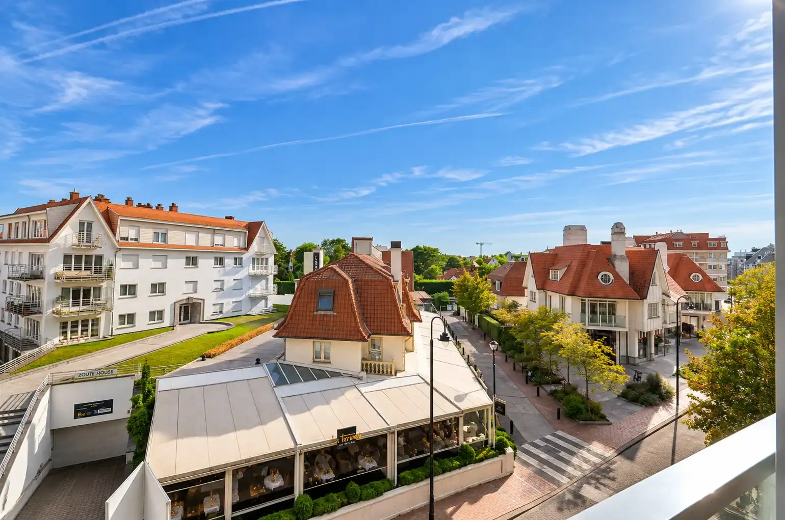 Zeer lichtrijk en instapklaar zuidgericht appartement met open zicht. foto 3