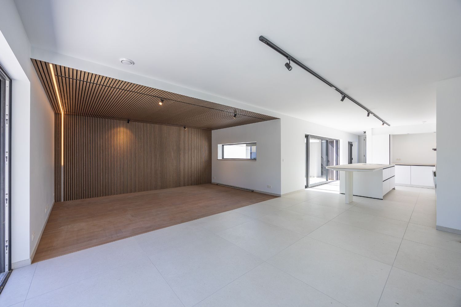 Moderne BEN-nieuwbouwwoning in rustige, residentiële wijk foto {{pictureIndex}}