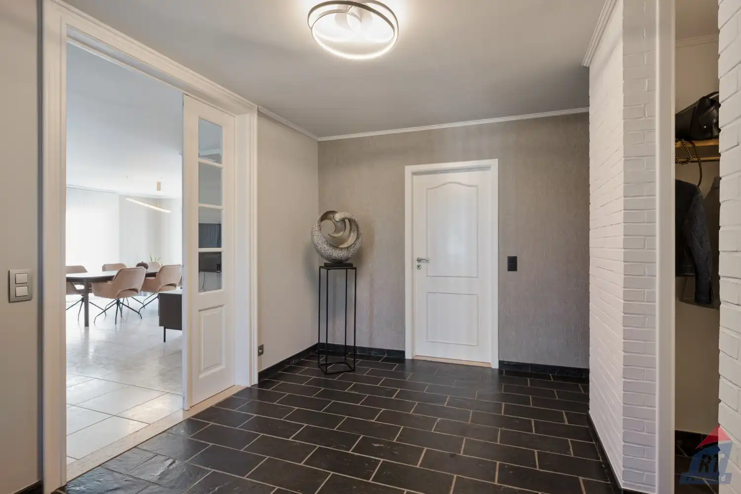 Ruime gelijkvloerse woning op een prachtig perceel van 35a 50ca met weide en stal in Alken foto 2