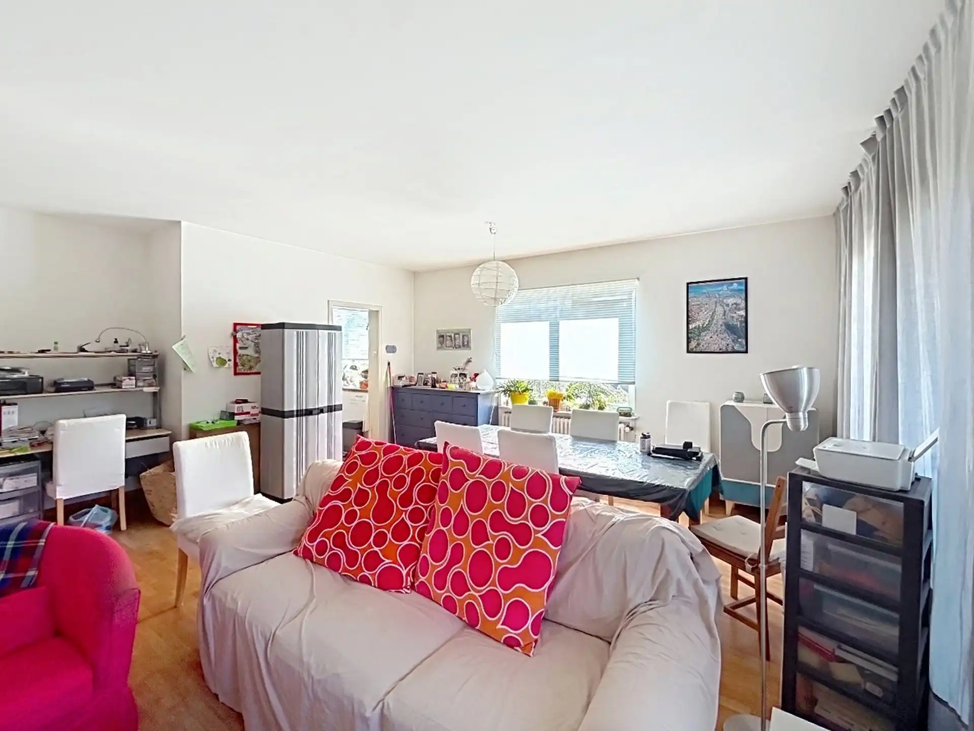 Appartement met 2 slaapkamers in een woonwijk! foto 2