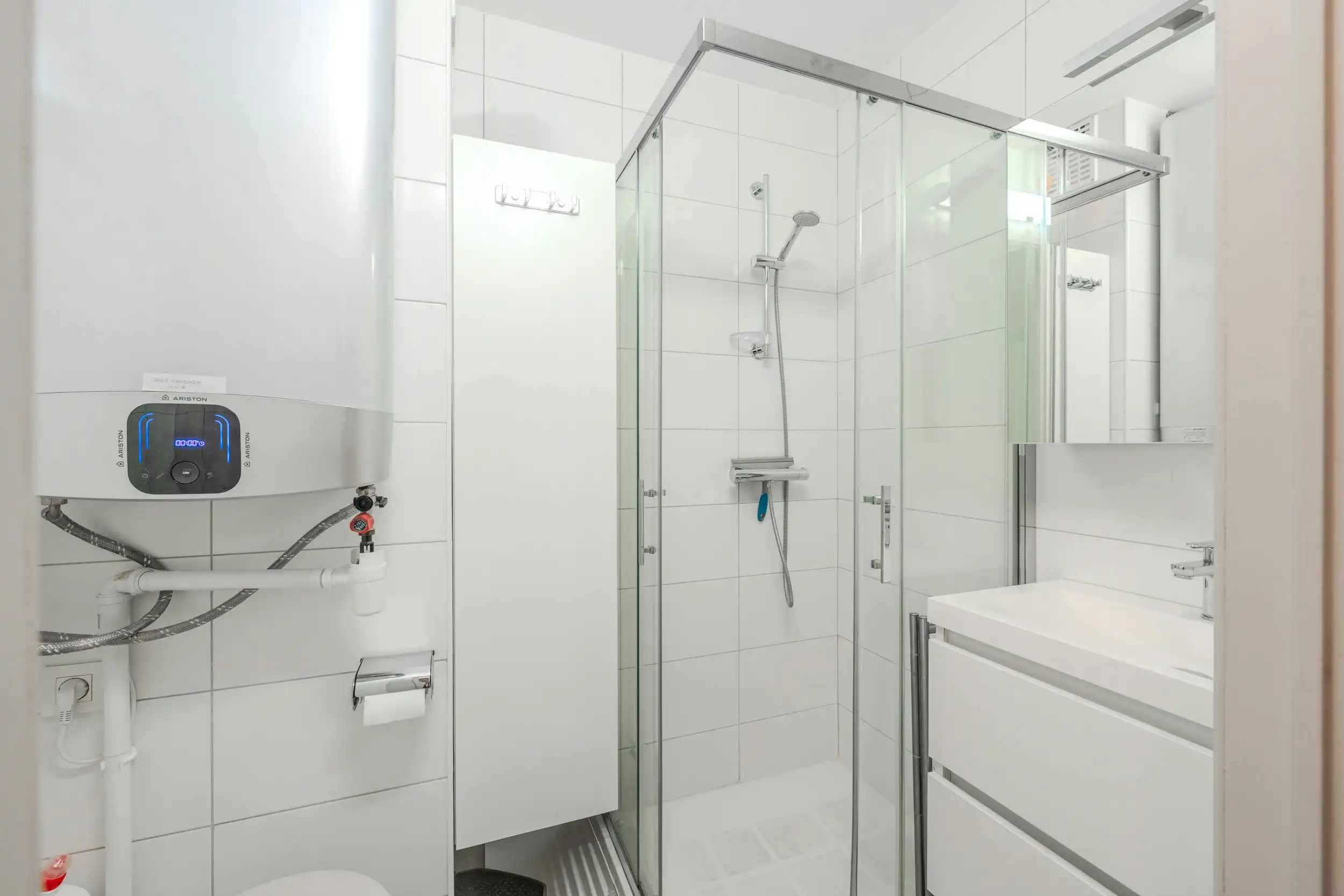 Studio met aparte slaapruimte en zijdelings zeezicht! foto 15