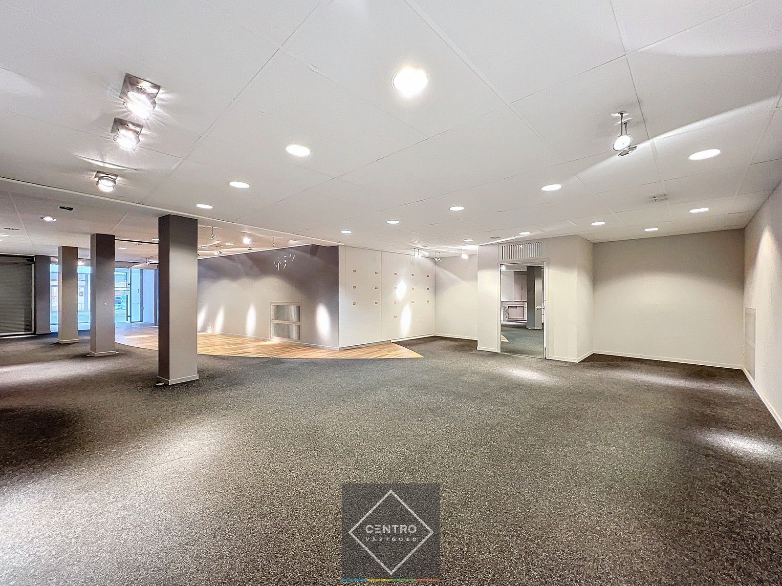 Unieke kantoorruimten van 660m² te Roeselare - dicht bij de Grote Markt aan zeer AANTREKKELIJKE prijs! foto 22