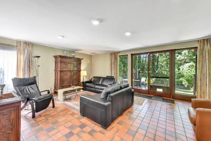 Zeer rustig gelegen villa van 245m² in moderne stijl op 14 are palende aan golfdomein foto 6