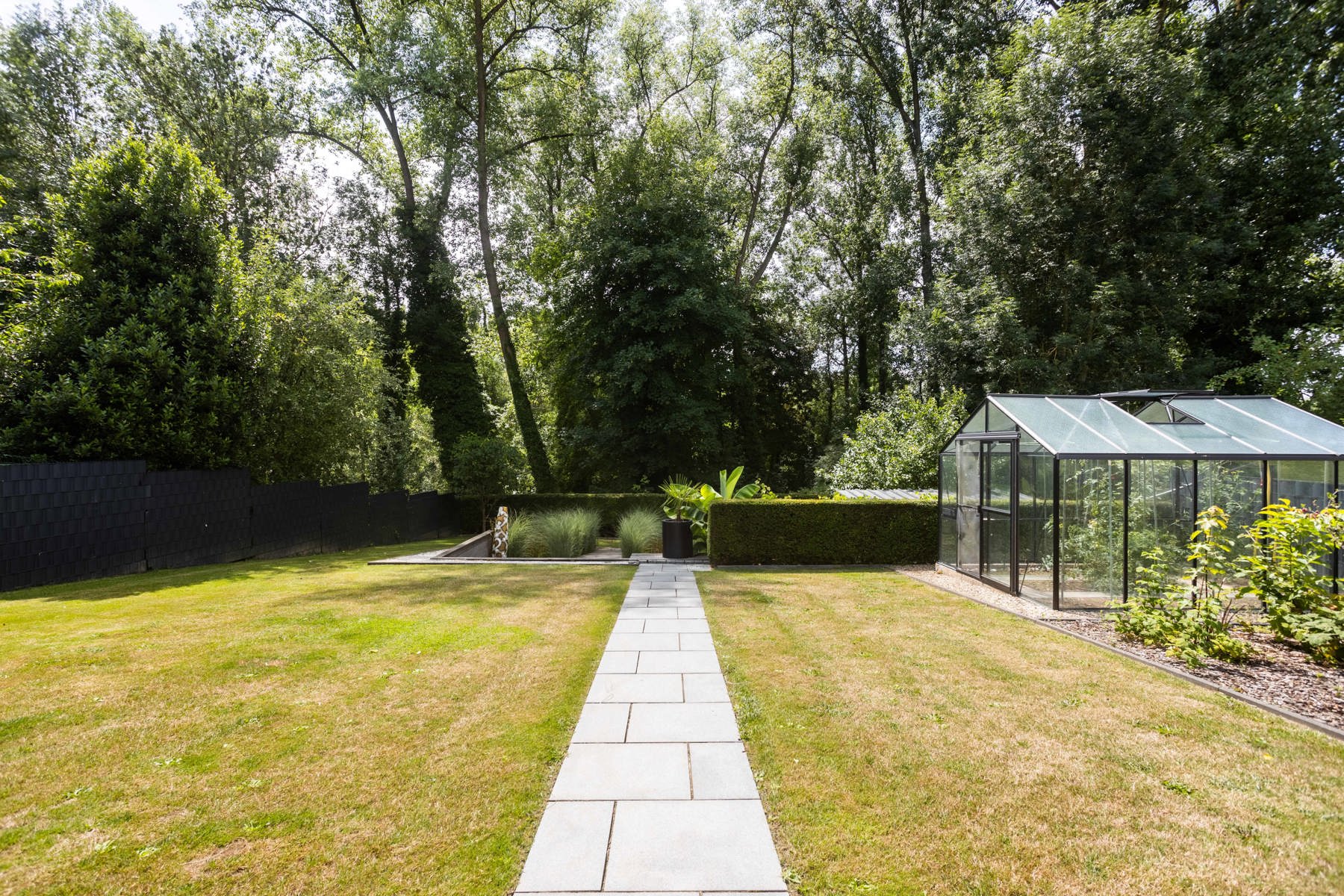 Instapklare woning 4 slpks met zwembad en poolhouse foto 26