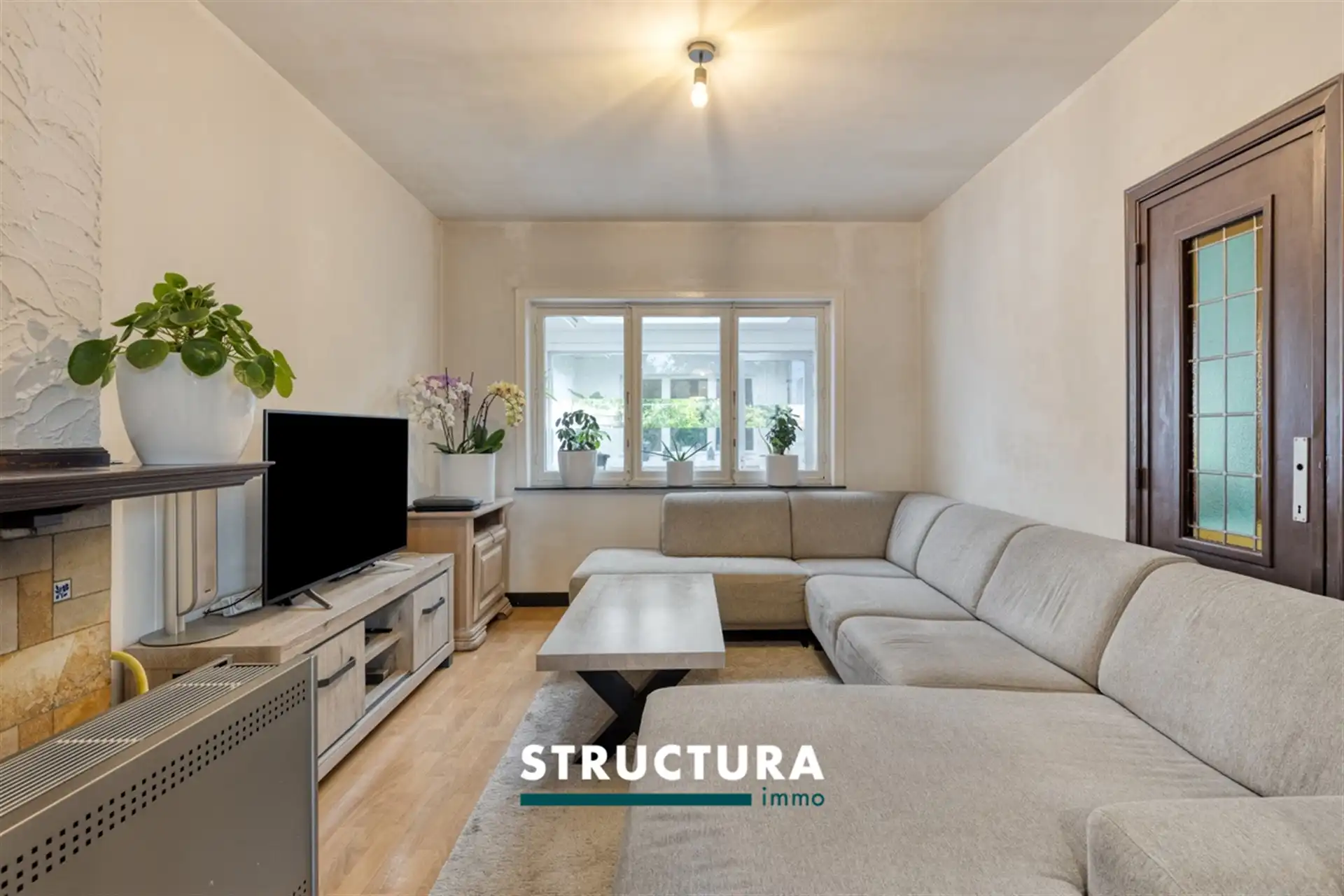 Ruime woning met tuin foto 4