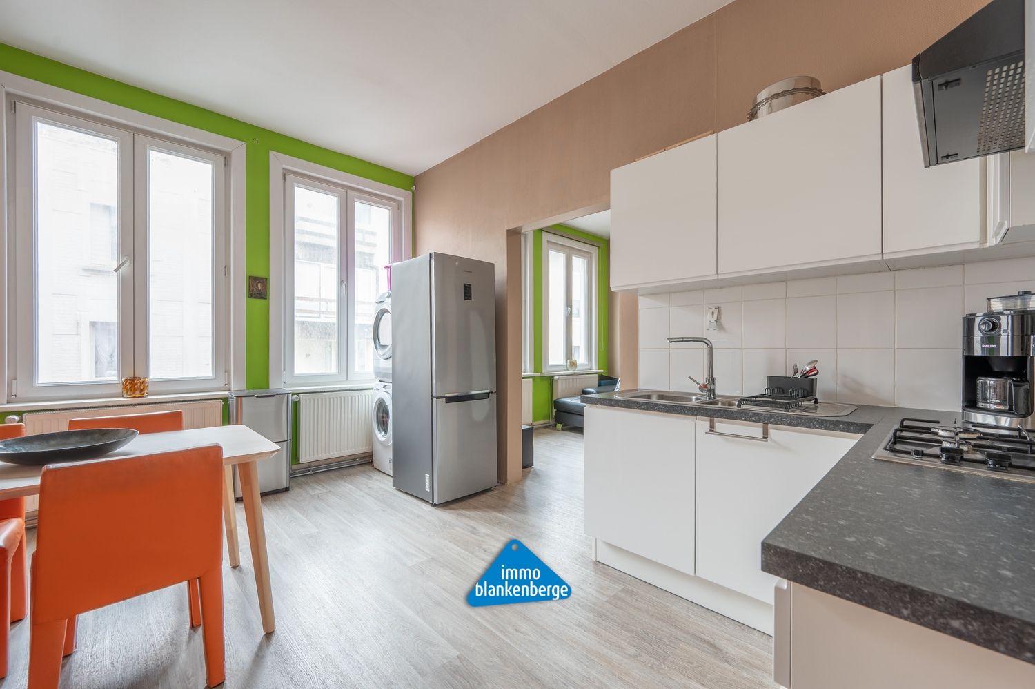 Ruim en lichtrijk appartement met hoge plafonds nabij het centrum foto 5