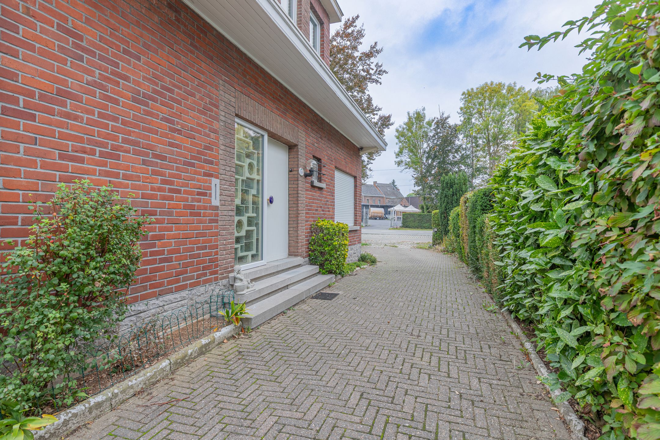  ERPE-MERE– Stevige OB met mooie tuin en heel wat potentieel foto 2