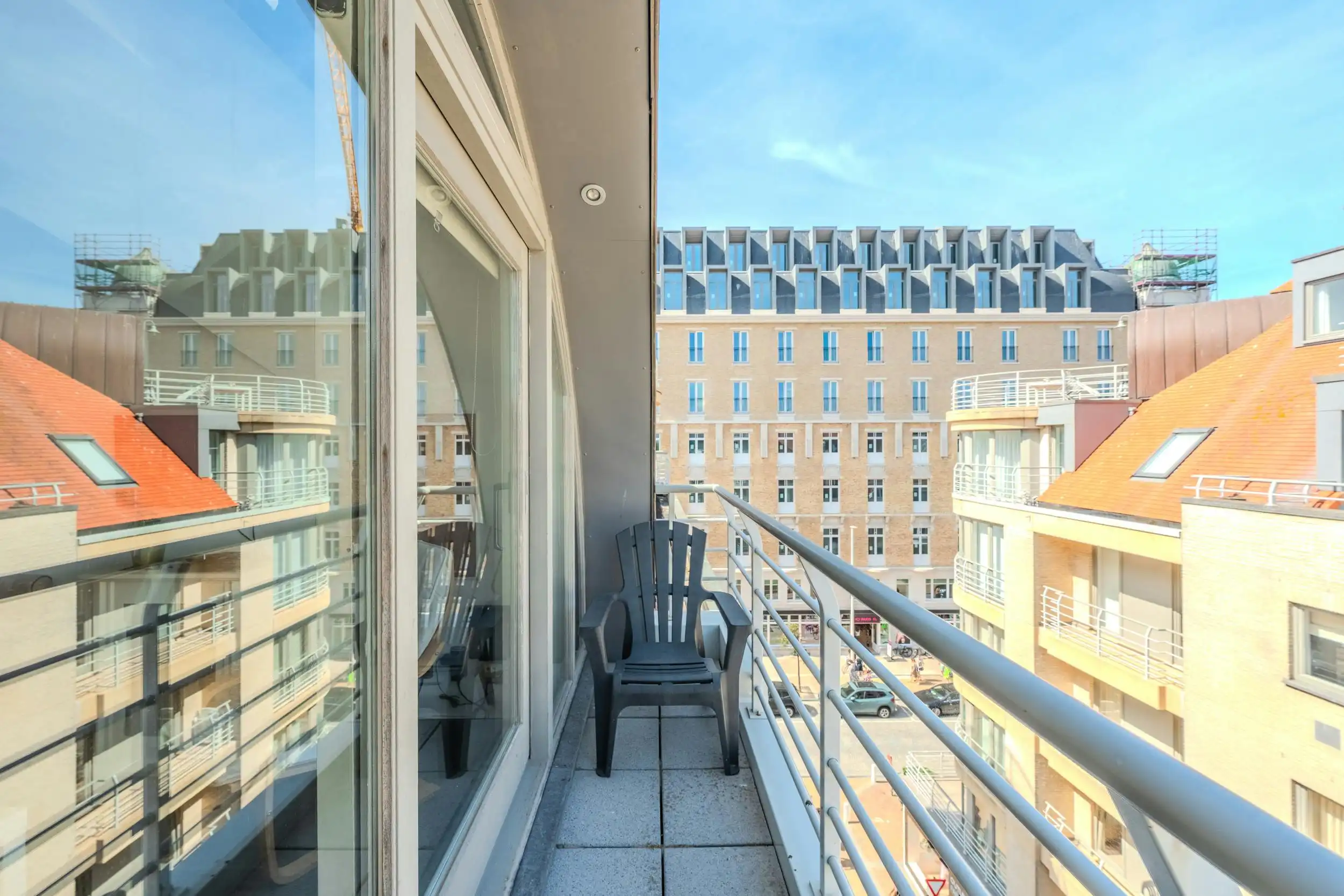 Instapklaar appartement met één slaapkamer en terras foto 2