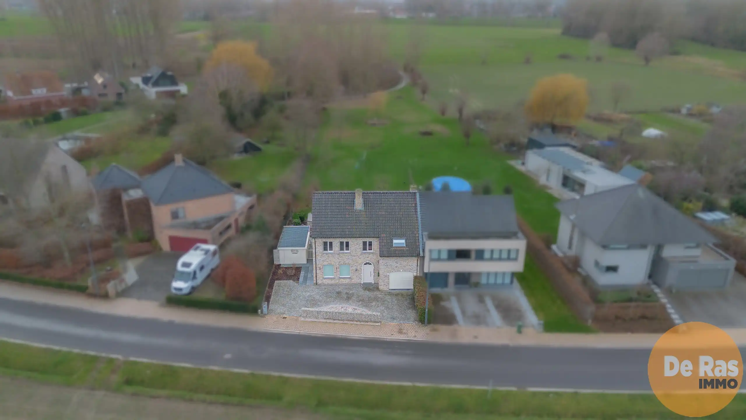 MASSEMEN - Woning met 3 kamers en tuin met prachtig zicht foto 2