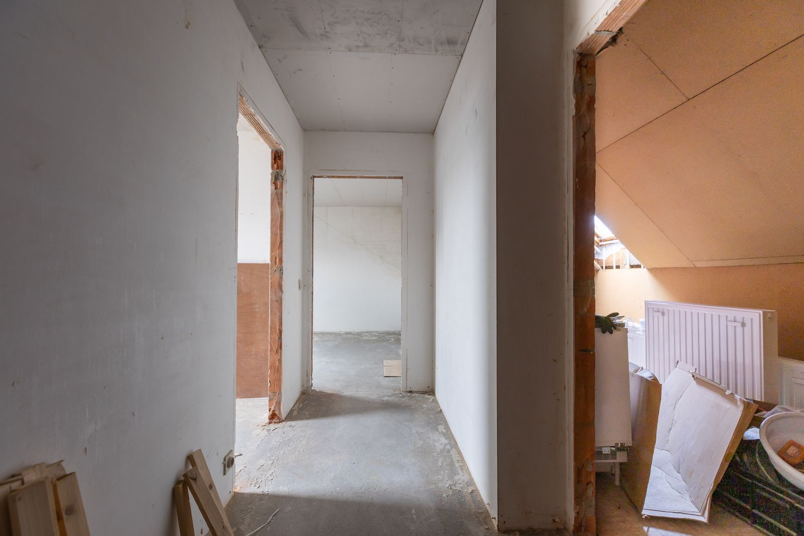Grote eigendom met winkel, 2 appartement én prachtige loods foto 28