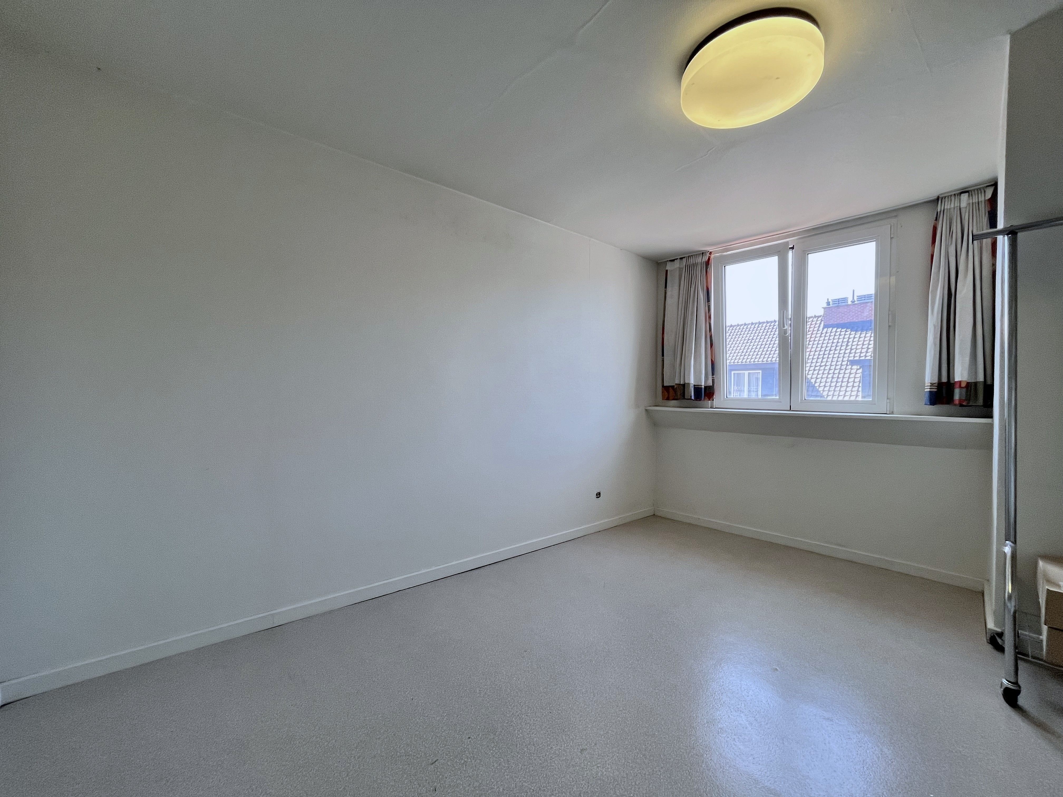 Ruim appartement, dubbele garage, 3 (slaap)kamers, nabij Hasselt centrum foto 16