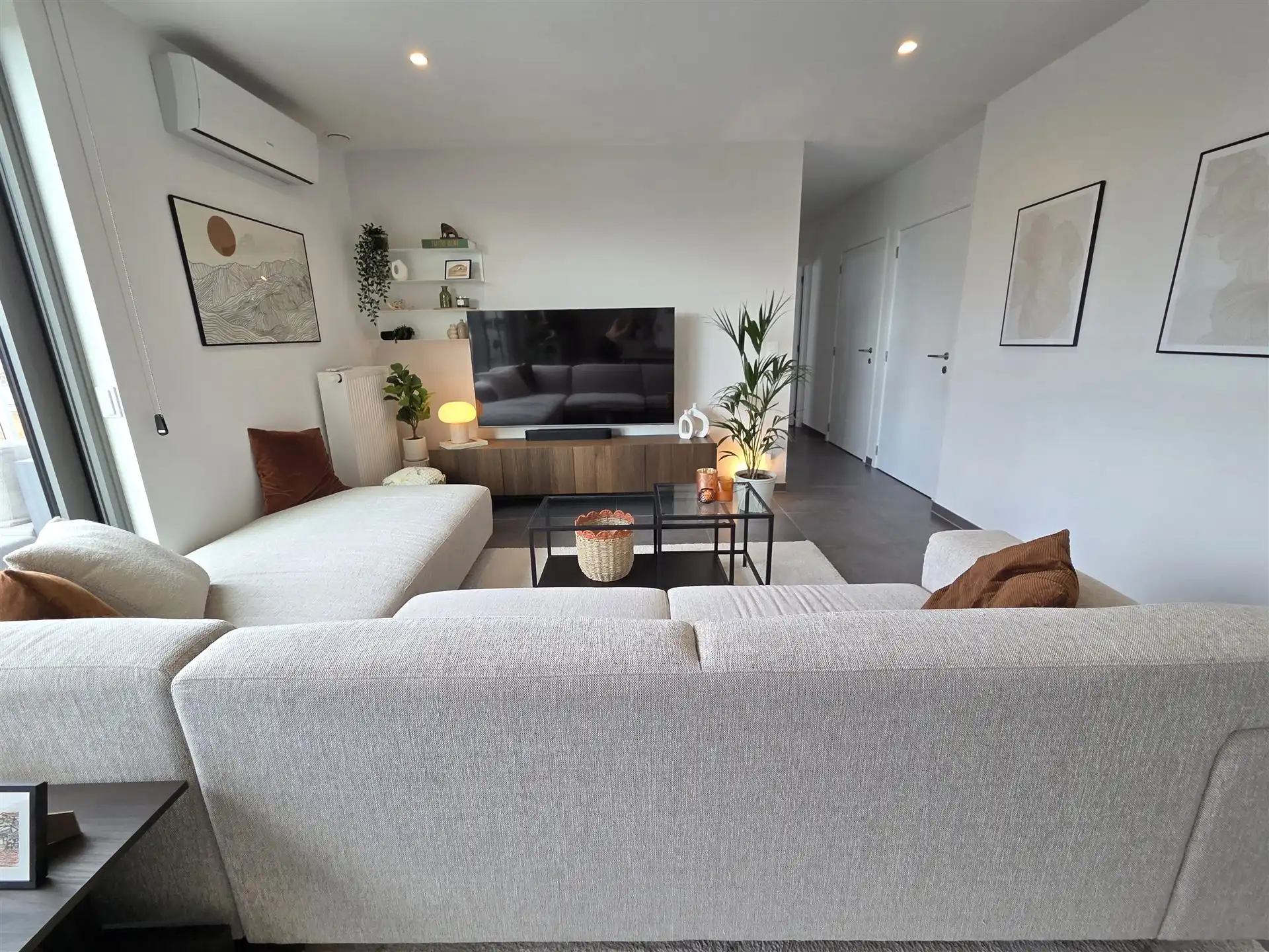 Energiezuinig appartement met 2 slks, zeer groot terras, carport en kelderberging foto 4