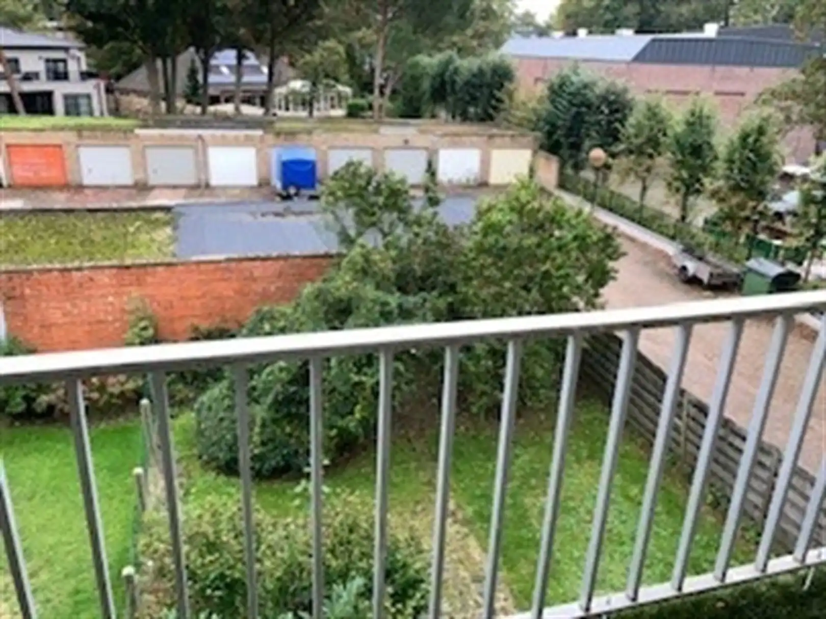 Gemeubeld 2-slaapkamerappartement met garage in Ekeren foto 12