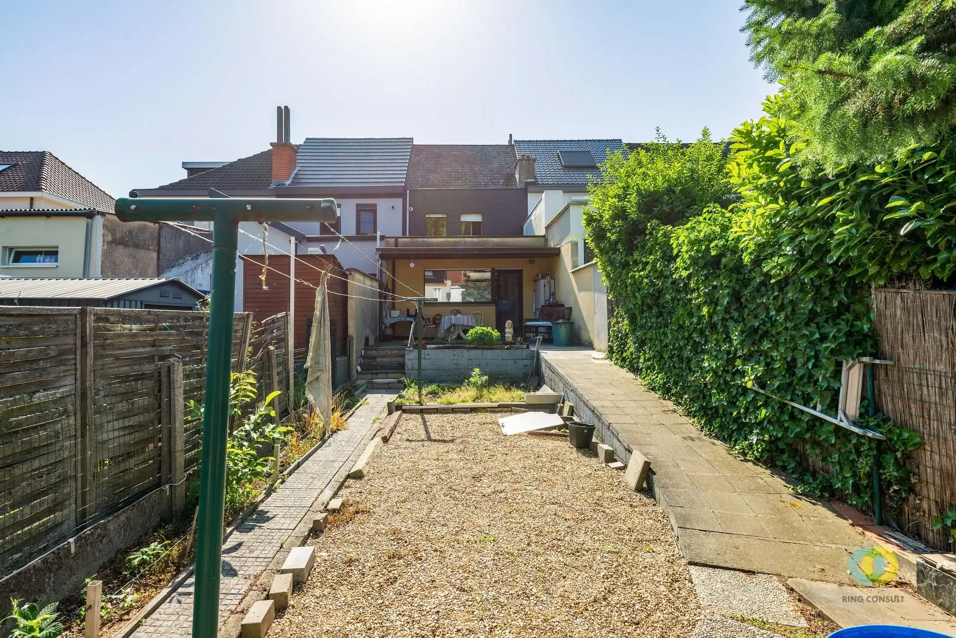 Woning met staanplaats en tuin foto 8