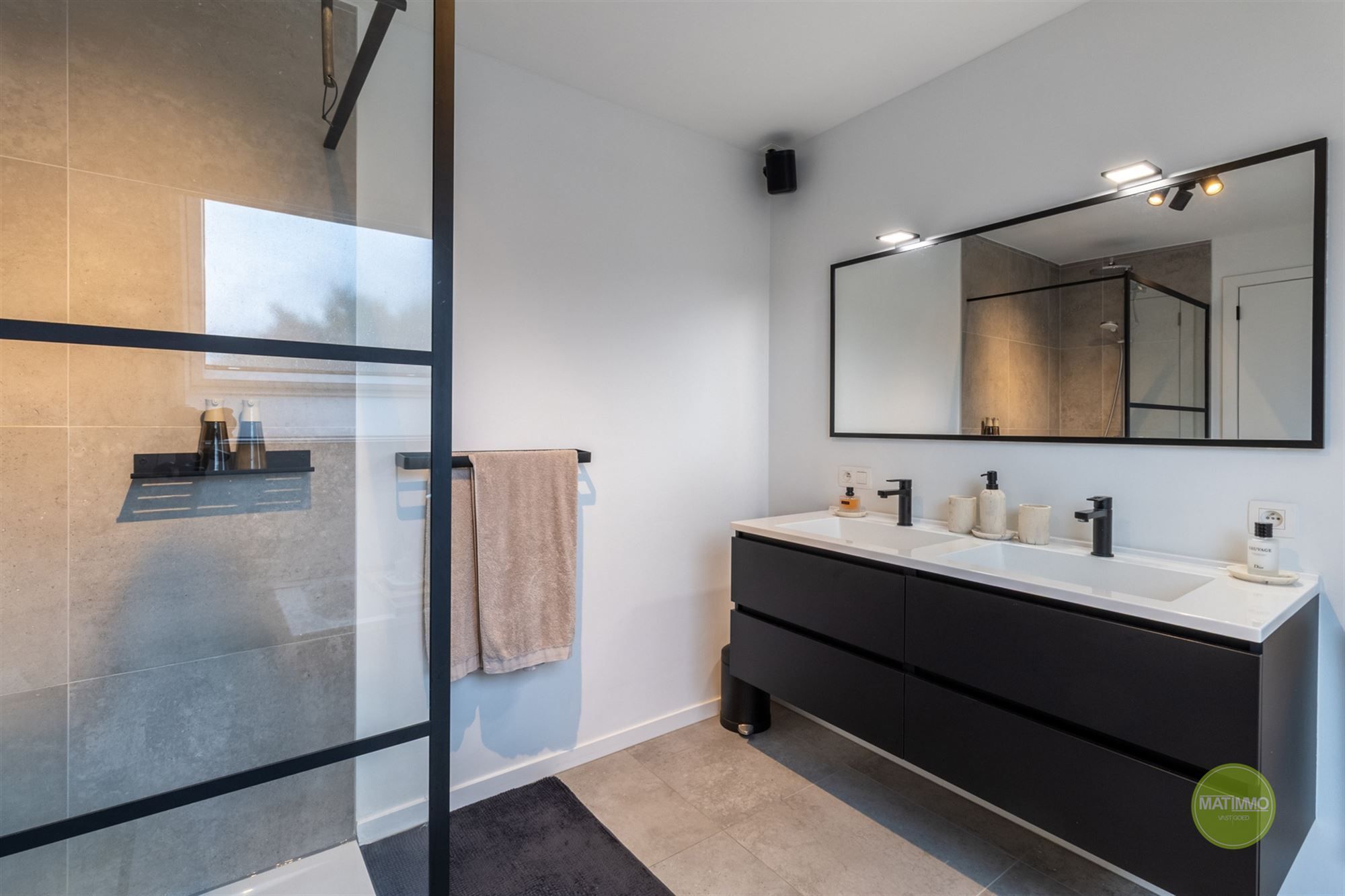 Modern duplex appartement met 2 slaapkamers te Mol foto 11