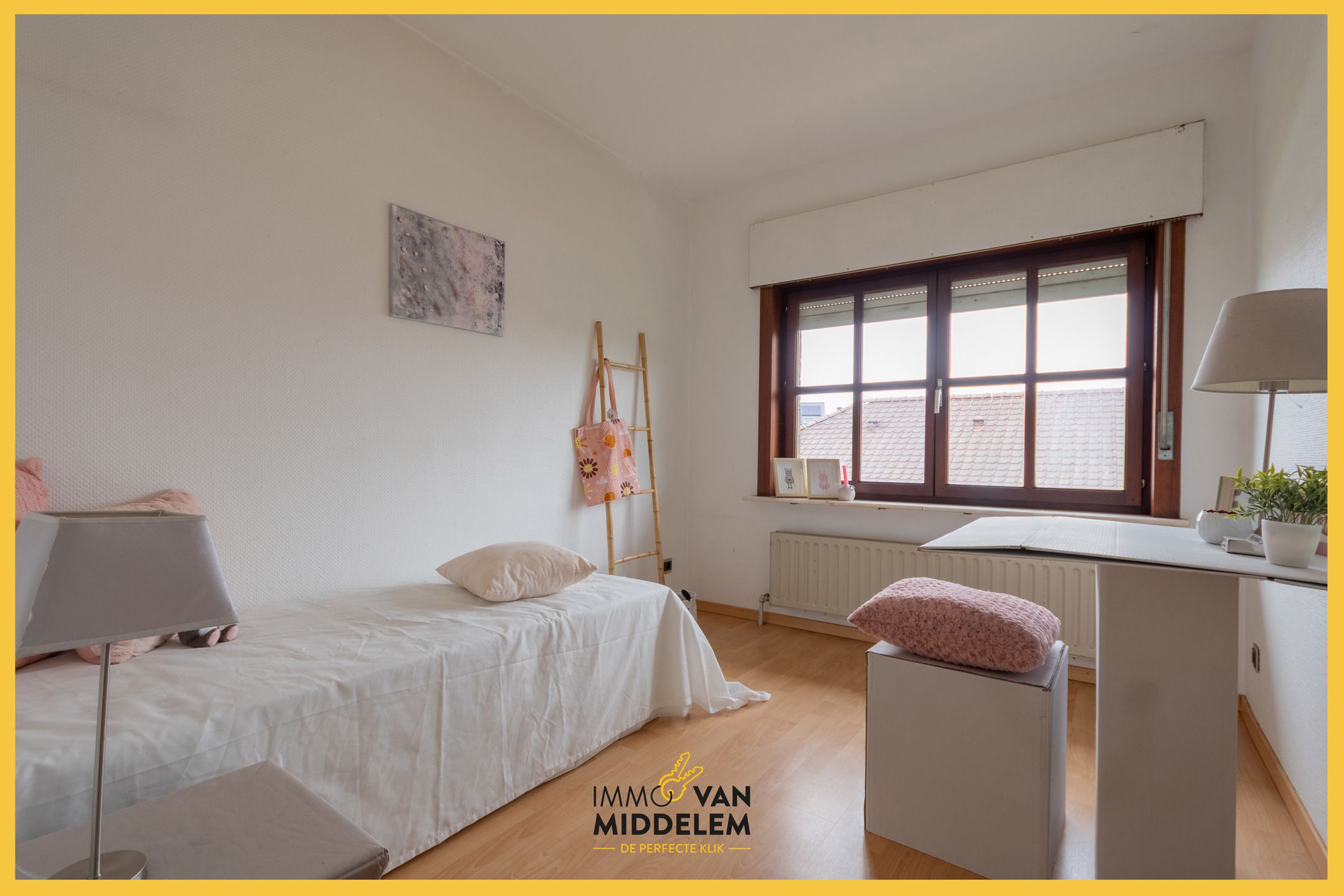 GROTE KARAKTERVOLLE WONING MET GARAGE EN TUIN foto 17