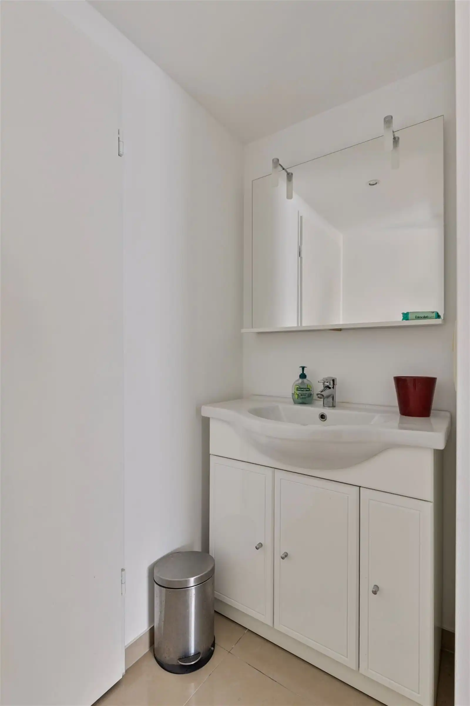 Stockage met bureel en sanitair  foto 16